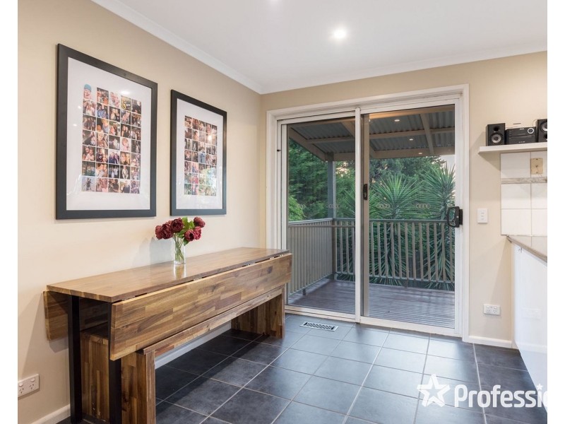 22 Edmond Crescent, Wandin North VIC 3139