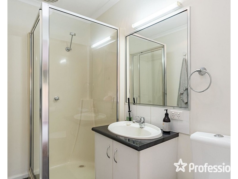 22 Edmond Crescent, Wandin North VIC 3139