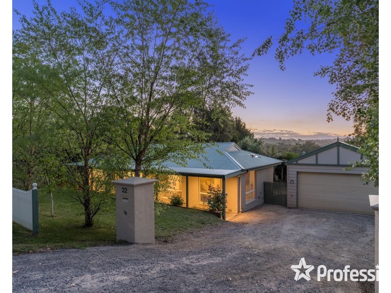22 Edmond Crescent, Wandin North VIC 3139