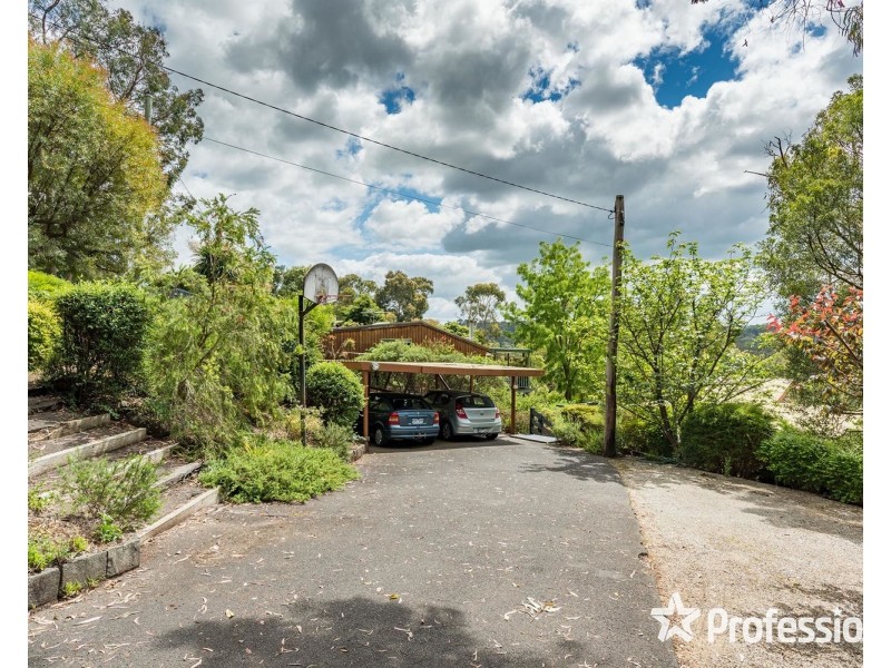 18 Sycamore Grove, Mount Evelyn VIC 3796