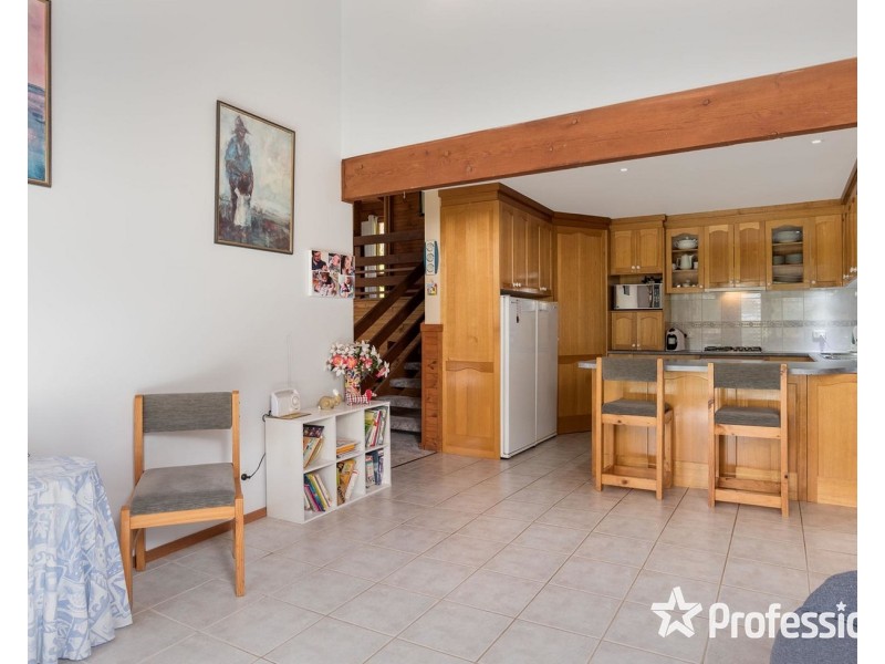 18 Sycamore Grove, Mount Evelyn VIC 3796