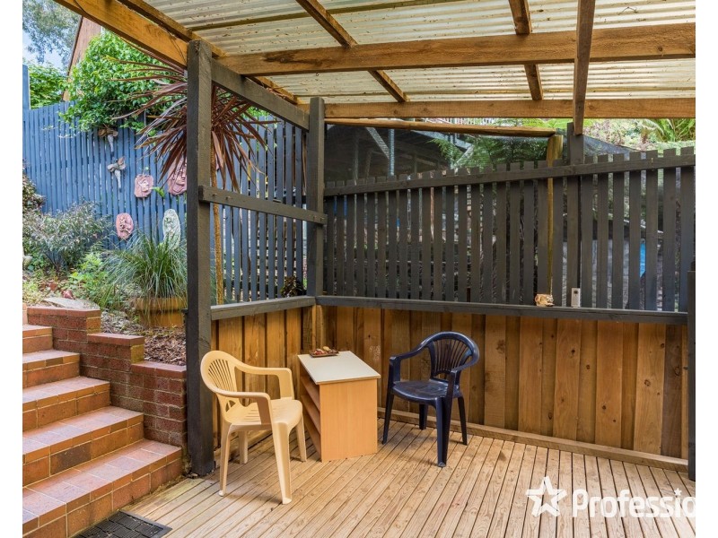 18 Sycamore Grove, Mount Evelyn VIC 3796