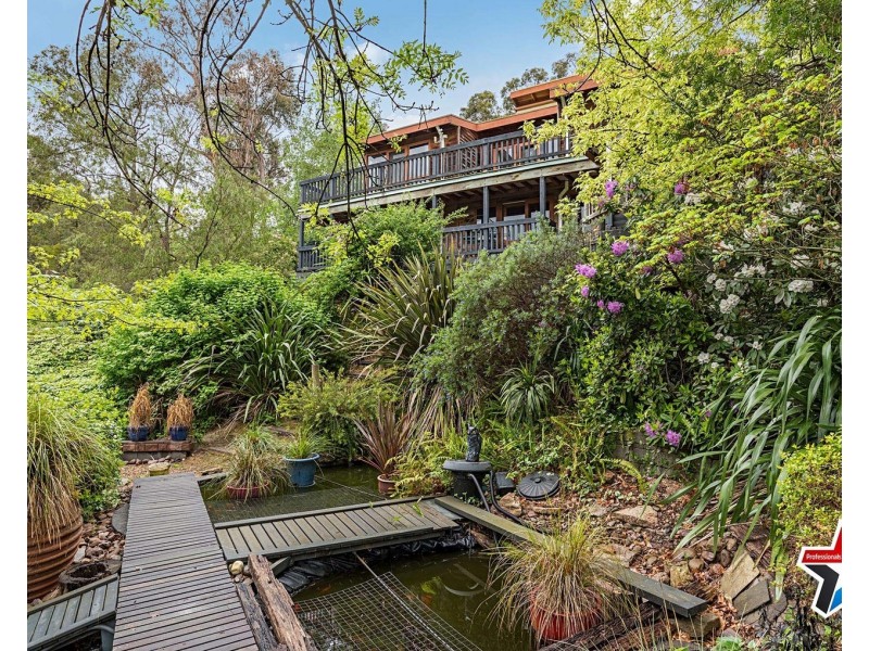 18 Sycamore Grove, Mount Evelyn VIC 3796