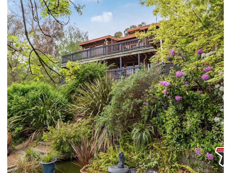 18 Sycamore Grove, Mount Evelyn VIC 3796