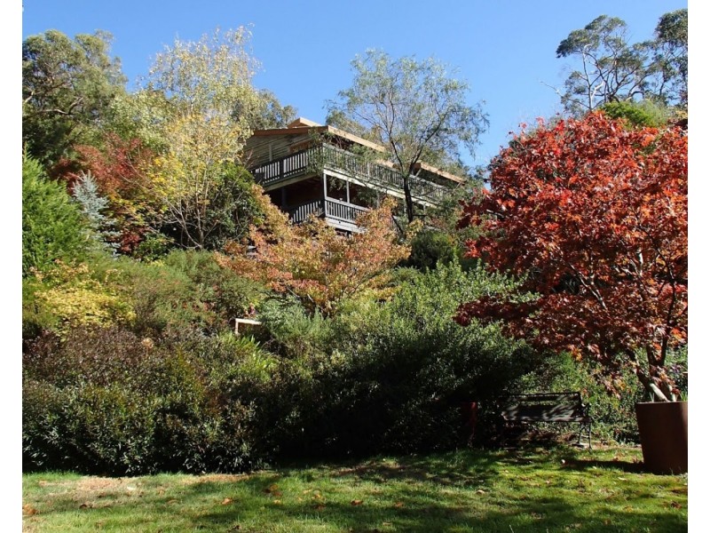 18 Sycamore Grove, Mount Evelyn VIC 3796