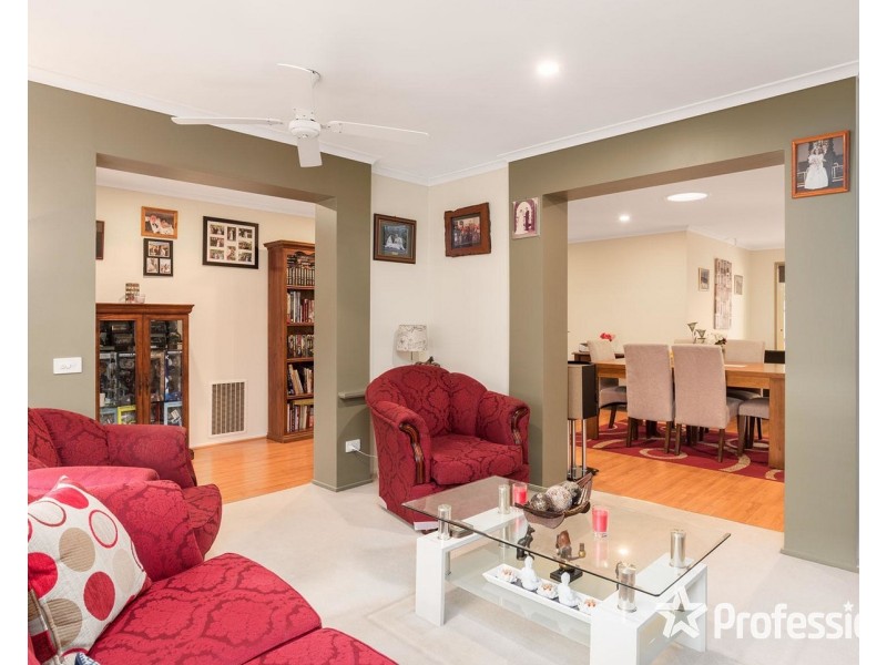 61a Geoffrey Drive, Kilsyth VIC 3137