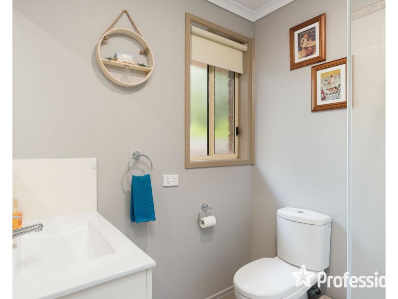 61a Geoffrey Drive, Kilsyth VIC 3137