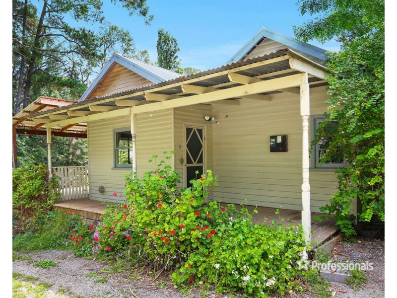 14 Monbulk Road, Mount Evelyn VIC 3796