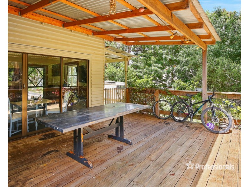 14 Monbulk Road, Mount Evelyn VIC 3796