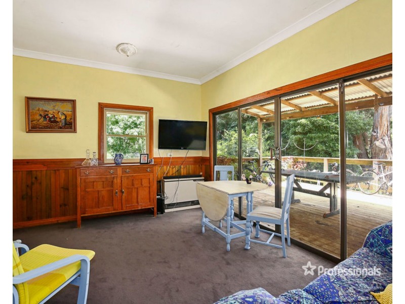 14 Monbulk Road, Mount Evelyn VIC 3796