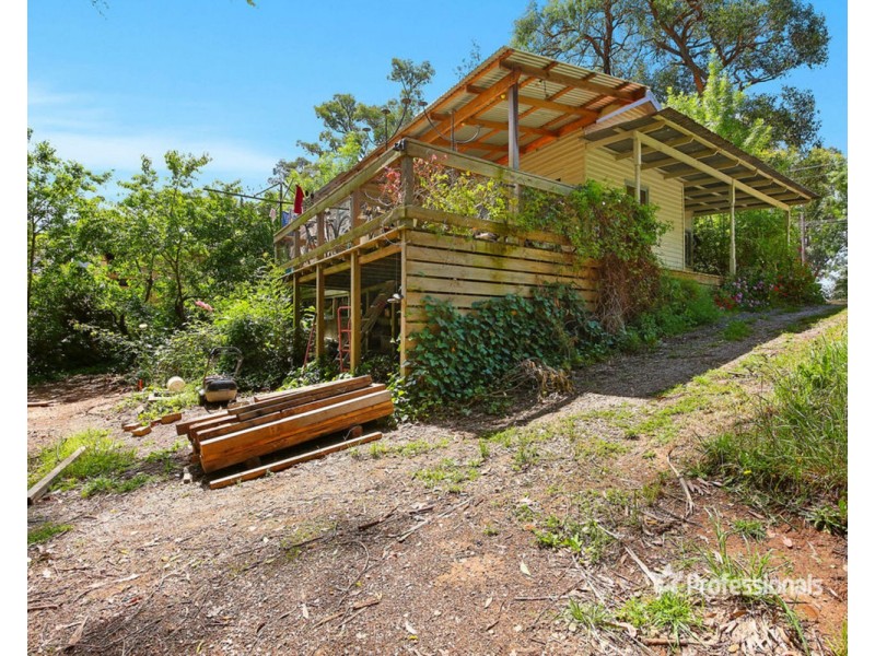 14 Monbulk Road, Mount Evelyn VIC 3796