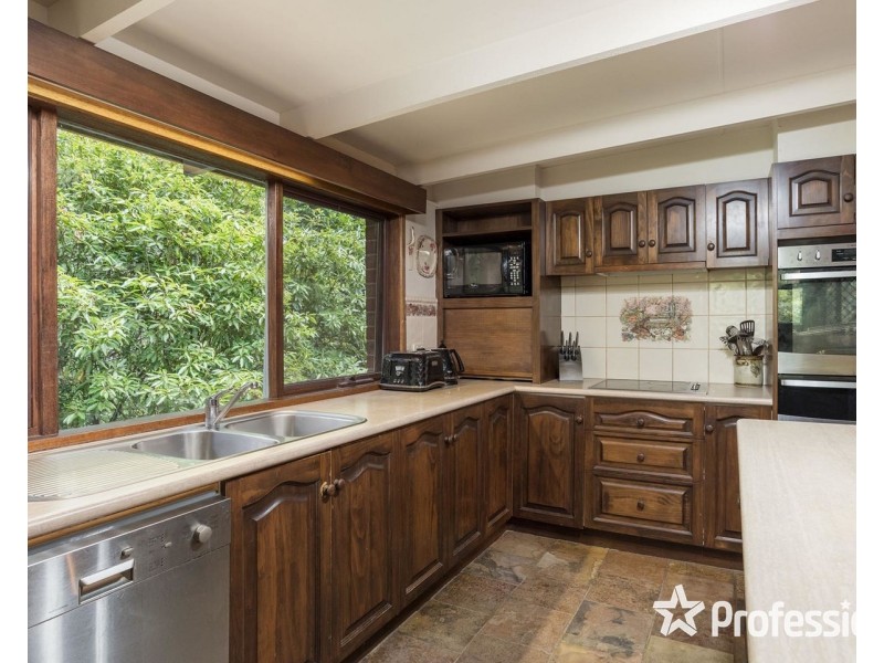 21 West Hill Drive, Mount Evelyn VIC 3796