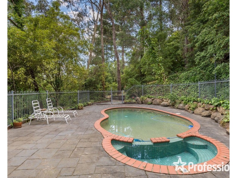 21 West Hill Drive, Mount Evelyn VIC 3796