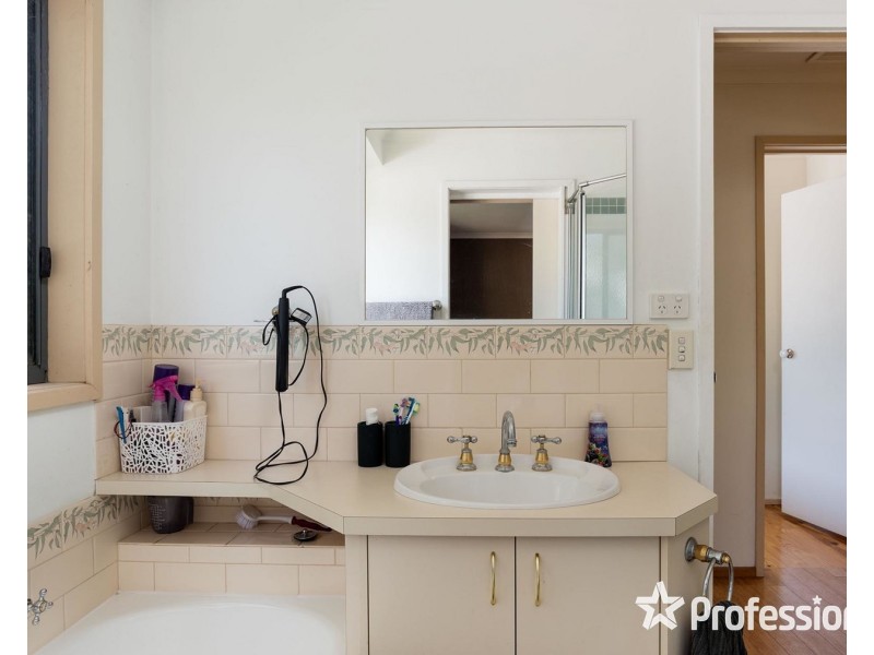 1 Commercial Road, Mount Evelyn VIC 3796