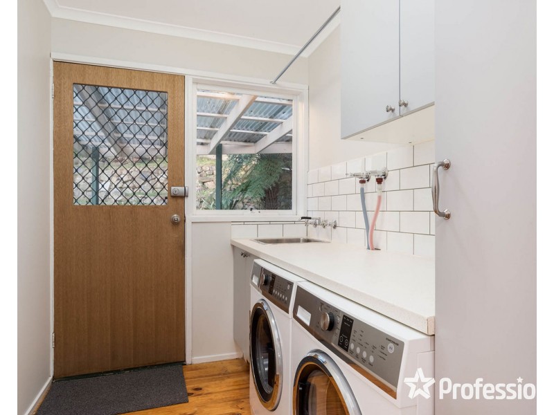 56 Russell Street, Mount Evelyn VIC 3796