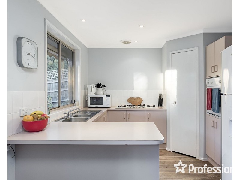 17 Rolaine Close, Lilydale VIC 3140