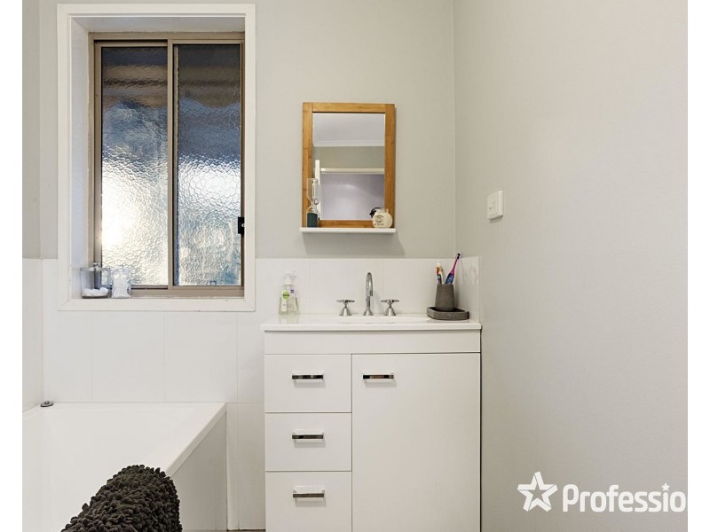 17 Rolaine Close, Lilydale VIC 3140