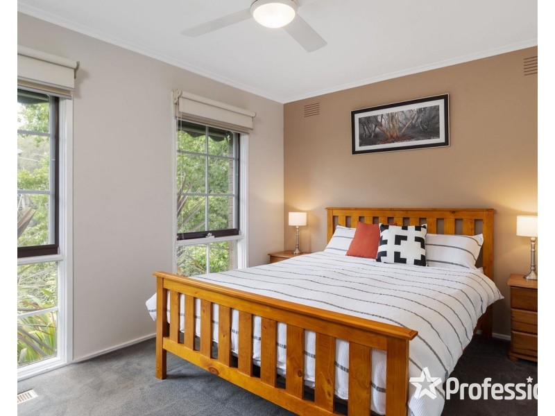 17 Olive Grove, Lilydale VIC 3140