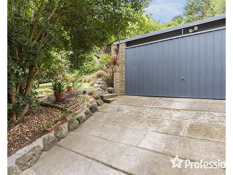 17 Olive Grove, Lilydale VIC 3140