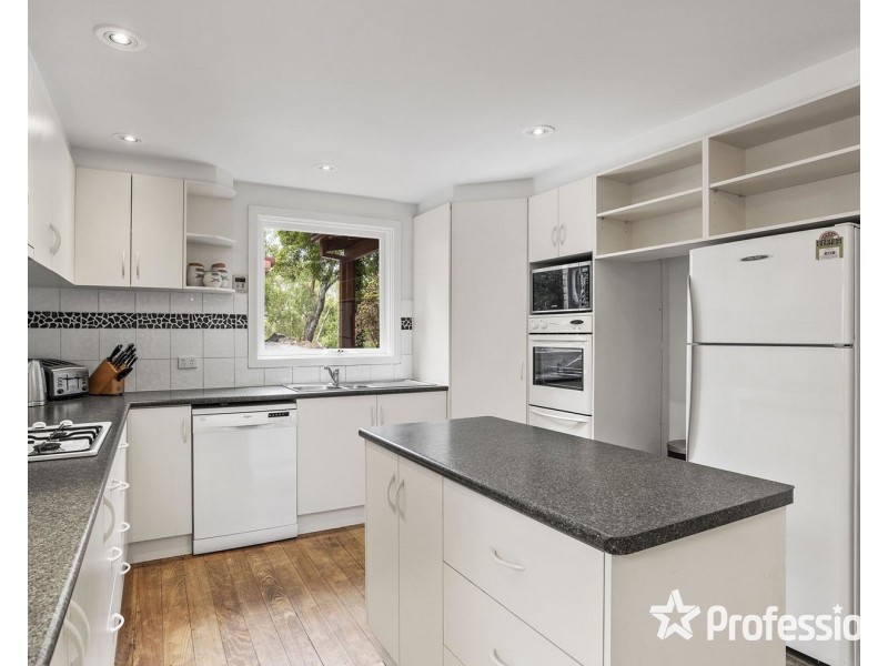 25 Thomas Crescent, Lilydale VIC 3140