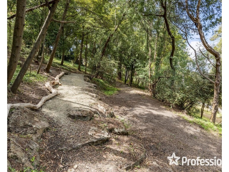 25 Thomas Crescent, Lilydale VIC 3140