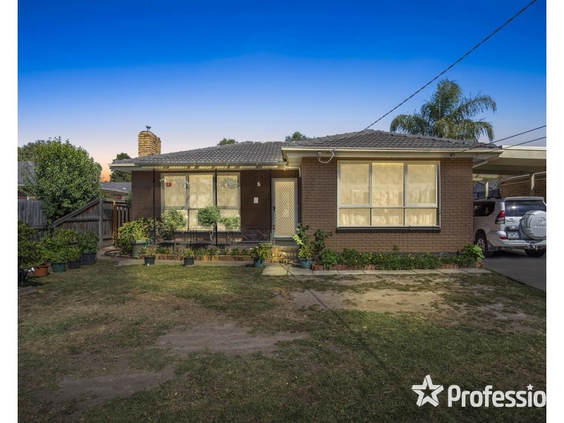 8 Wordsworth Street, Mooroolbark VIC 3138