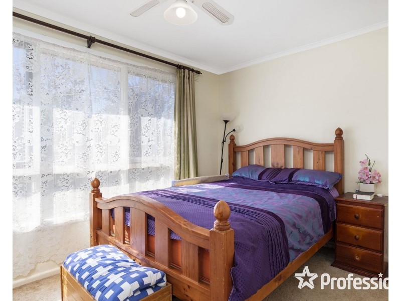 8 Wordsworth Street, Mooroolbark VIC 3138