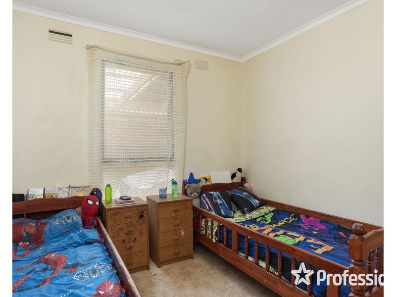 8 Wordsworth Street, Mooroolbark VIC 3138