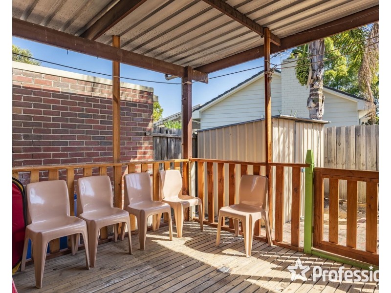 8 Wordsworth Street, Mooroolbark VIC 3138