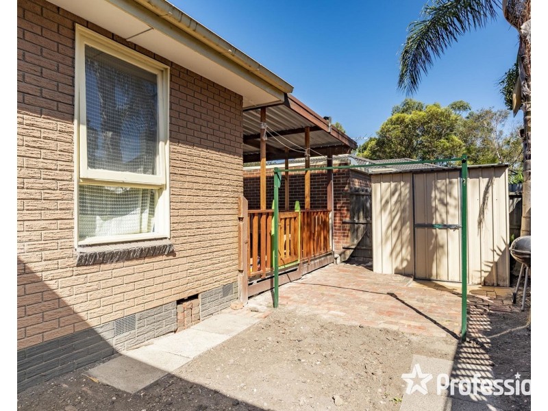 8 Wordsworth Street, Mooroolbark VIC 3138