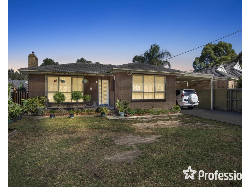 8 Wordsworth Street, Mooroolbark VIC 3138