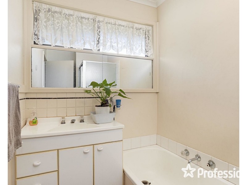 40 Ross Pincott Drive, Mooroolbark VIC 3138
