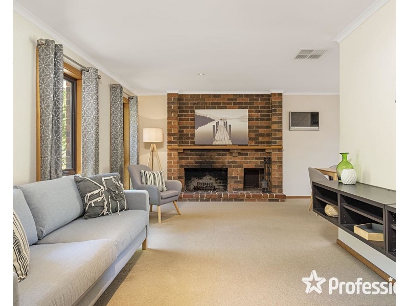 121 Commercial Road, Mount Evelyn VIC 3796