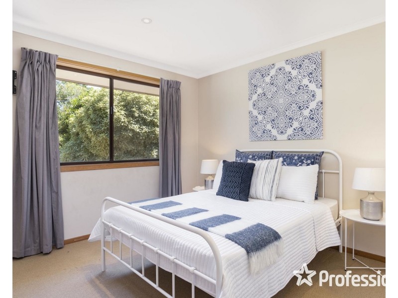 121 Commercial Road, Mount Evelyn VIC 3796