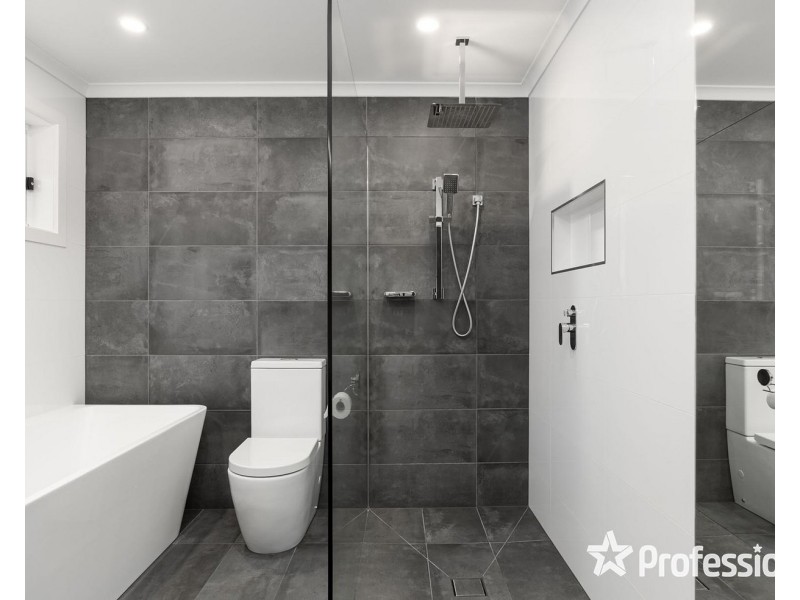 121 Commercial Road, Mount Evelyn VIC 3796