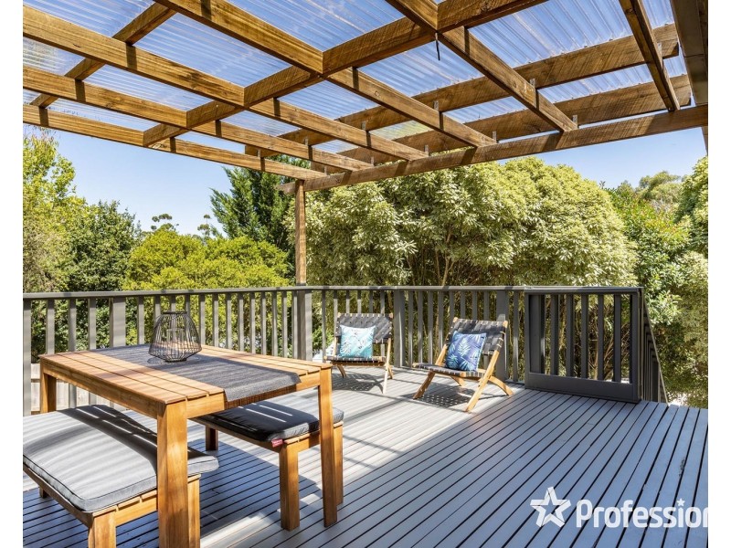 121 Commercial Road, Mount Evelyn VIC 3796