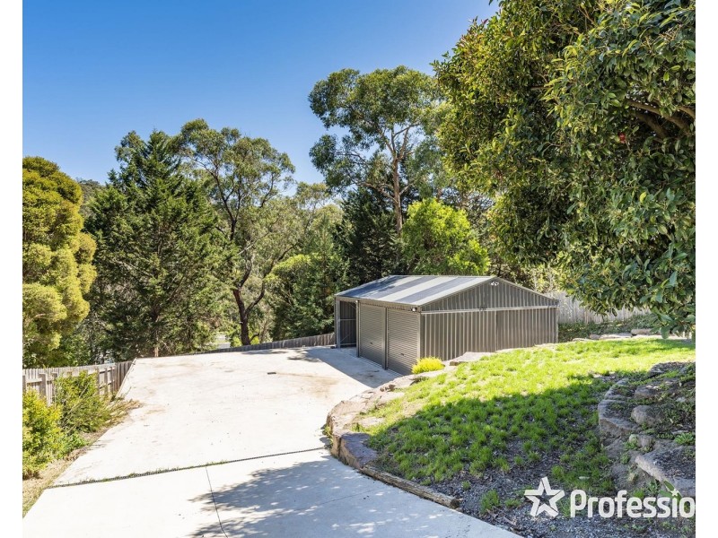 121 Commercial Road, Mount Evelyn VIC 3796