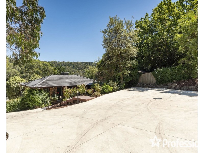 121 Commercial Road, Mount Evelyn VIC 3796