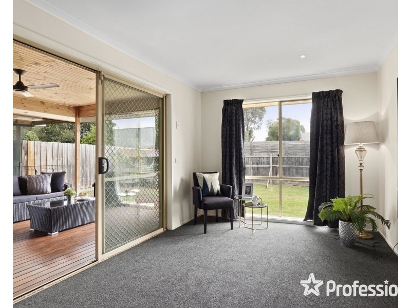 17 Snow Gum Drive, Kilsyth South VIC 3137
