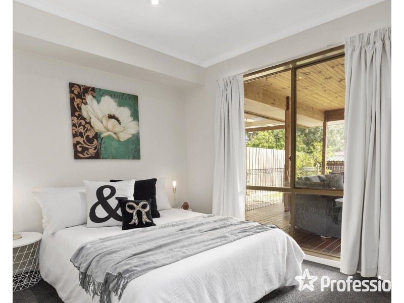 17 Snow Gum Drive, Kilsyth South VIC 3137