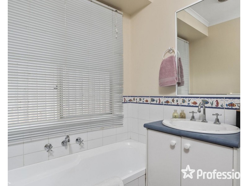 17 Snow Gum Drive, Kilsyth South VIC 3137