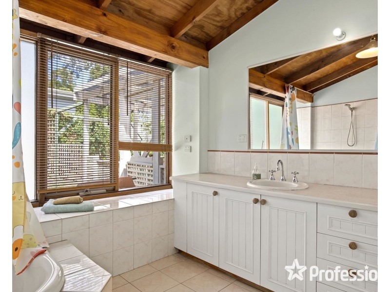 2/37 York Road, Mount Evelyn VIC 3796