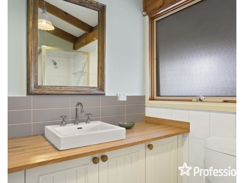 2/37 York Road, Mount Evelyn VIC 3796