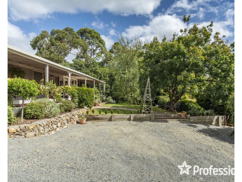 2/37 York Road, Mount Evelyn VIC 3796