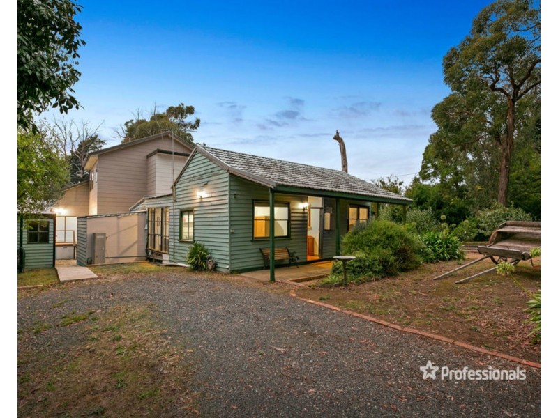57 Monbulk Road, Mount Evelyn VIC 3796