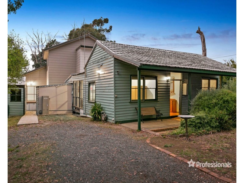 57 Monbulk Road, Mount Evelyn VIC 3796