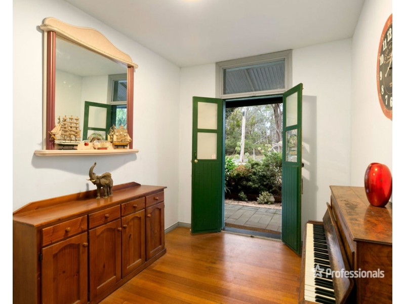 57 Monbulk Road, Mount Evelyn VIC 3796