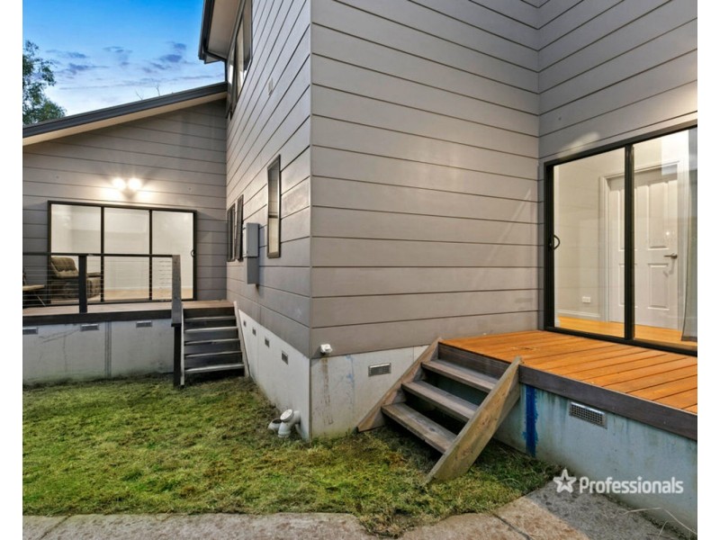 57 Monbulk Road, Mount Evelyn VIC 3796