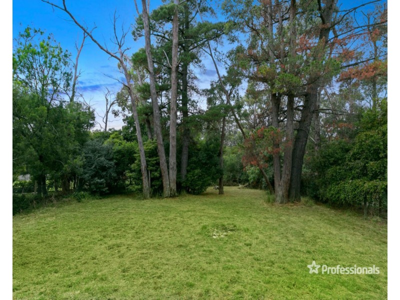57 Monbulk Road, Mount Evelyn VIC 3796