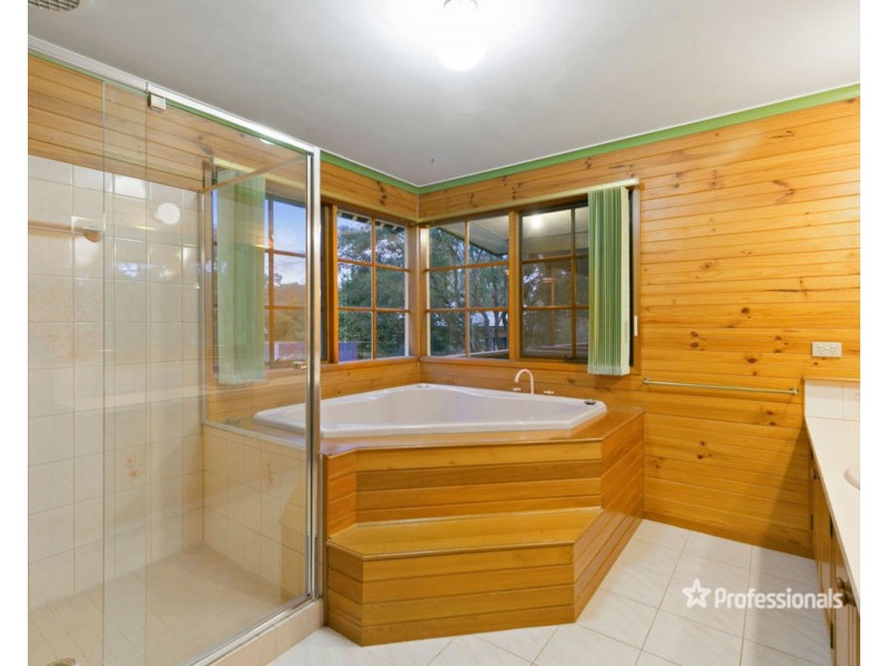 35 Fernhill Road, Mount Evelyn VIC 3796